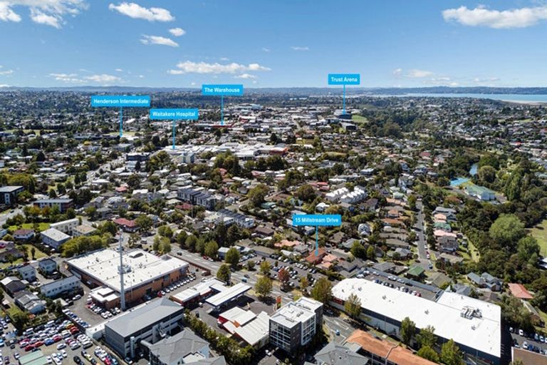 Photo of property in 15 Millstream Drive, Henderson, Auckland, 0610