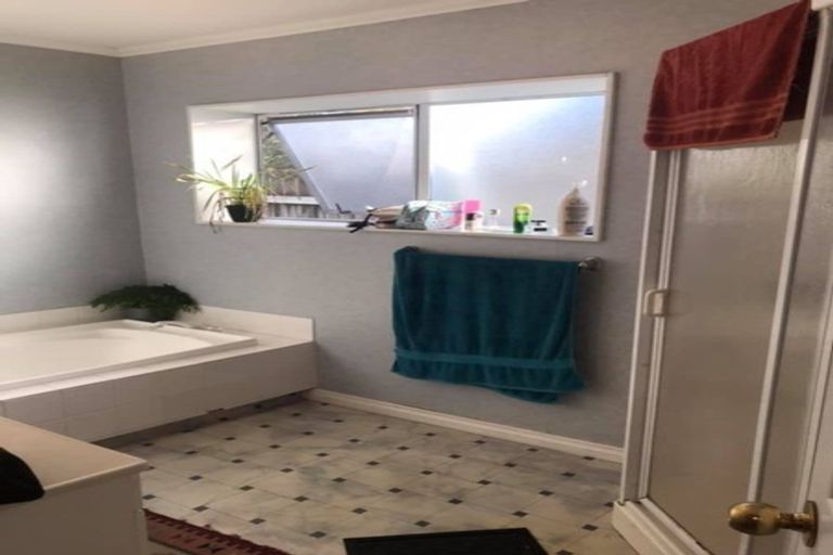 Photo of property in 16a Awanui Drive, Waikanae, 5036