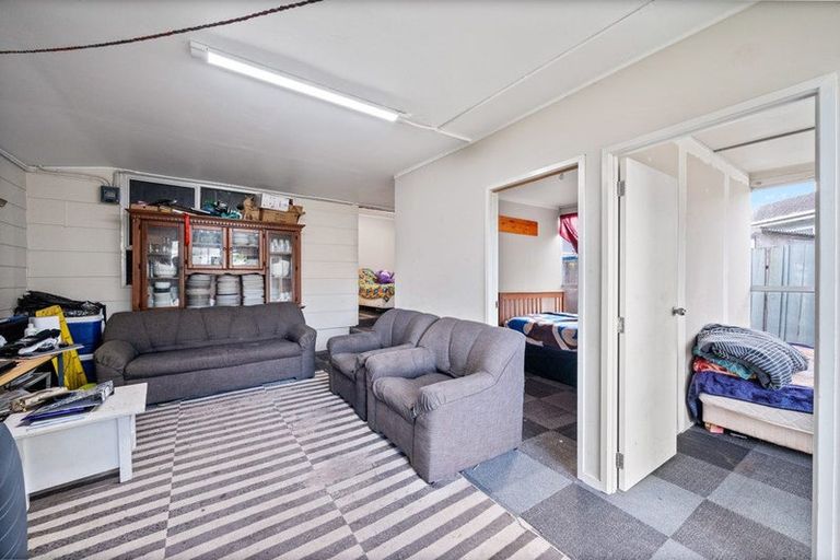 Photo of property in 23 Neems Place, Manurewa, Auckland, 2102