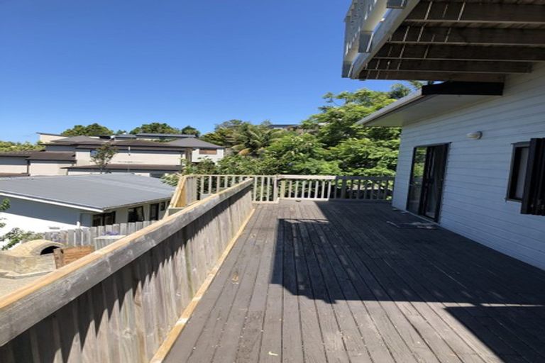 Photo of property in 947 East Coast Road, Torbay, Auckland, 0630