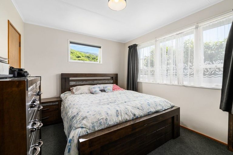 Photo of property in 27 Kent Street, Picton, 7220