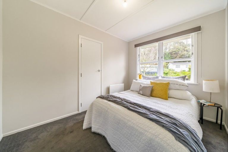Photo of property in 5 John Street, Stokes Valley, Lower Hutt, 5019