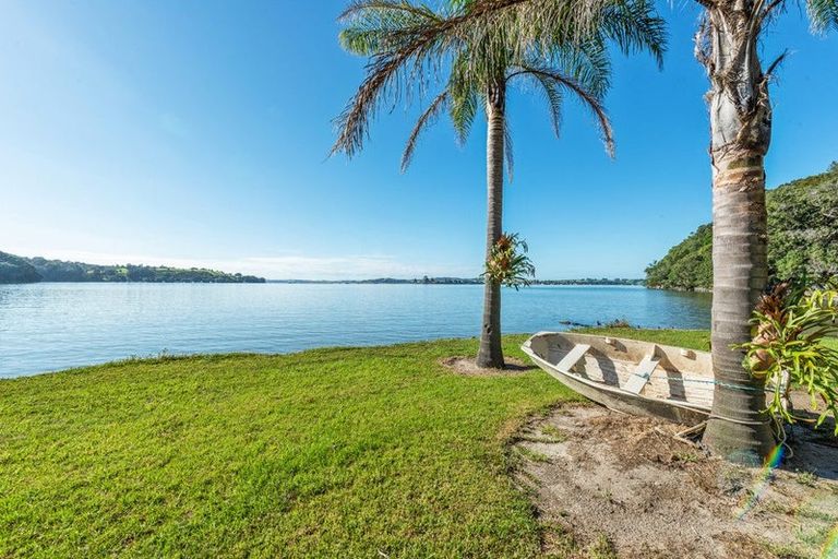 Photo of property in 465 Leigh Road, Whangateau, 0985