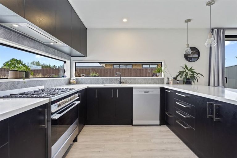 Photo of property in 12 Ruru Place, Oxford, 7430