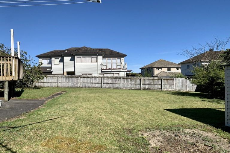 Photo of property in 86 Mcleod Road, Te Atatu South, Auckland, 0610