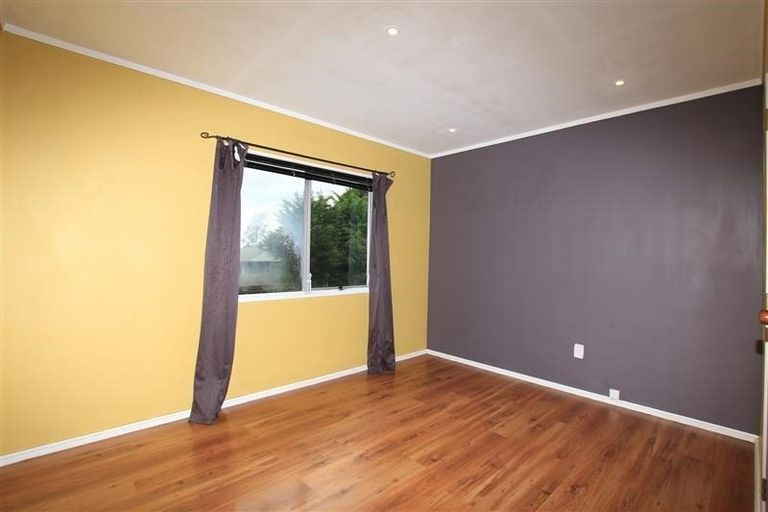 Photo of property in 63 Sheridan Drive, New Lynn, Auckland, 0600