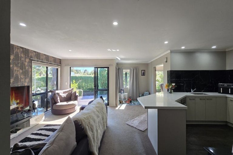 Photo of property in 1 Oaks Place, Te Aroha, 3320