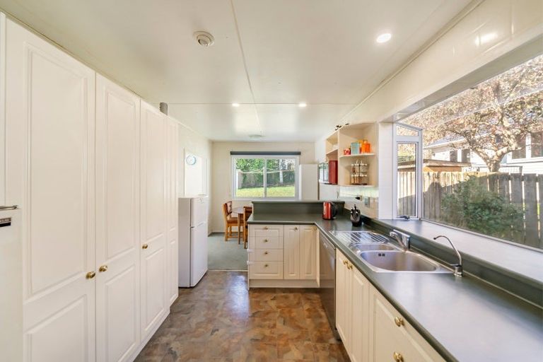 Photo of property in 45 Fendalton Crescent, Pinehaven, Upper Hutt, 5019