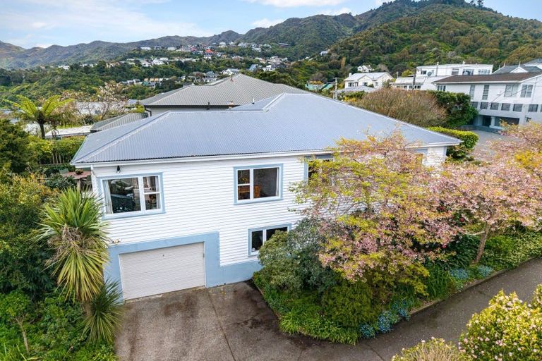 Photo of property in 30 Lucknow Terrace, Khandallah, Wellington, 6035