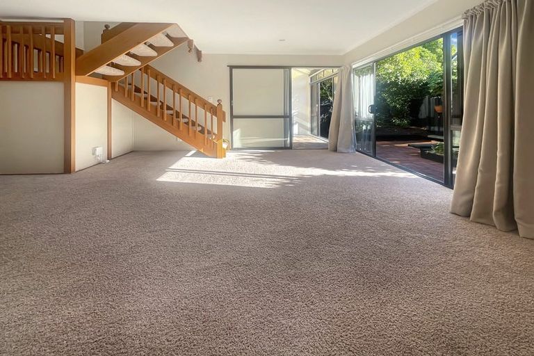 Photo of property in 2/136 Karori Road, Karori, Wellington, 6012