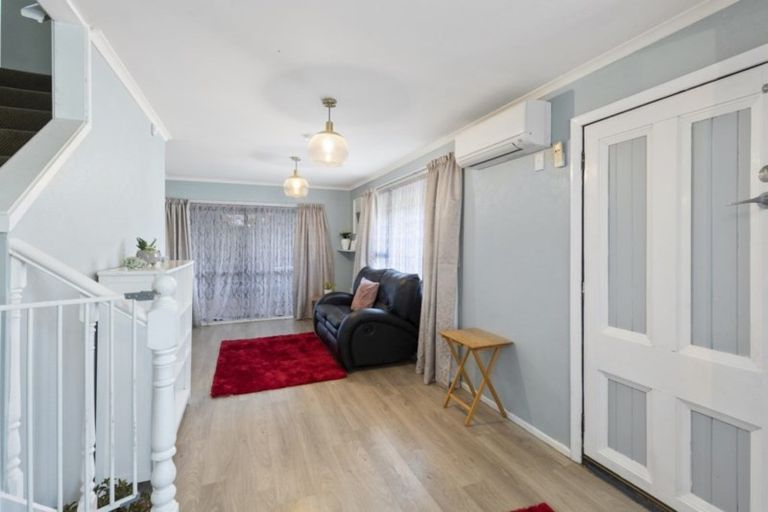 Photo of property in 184a George Street, Stokes Valley, Lower Hutt, 5019