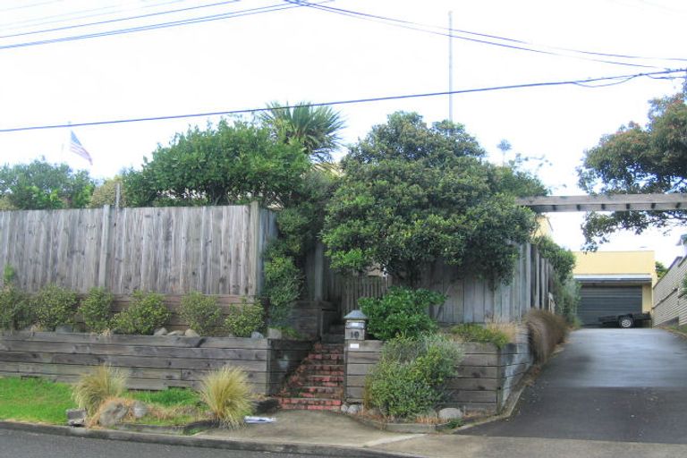 Photo of property in 10 Eatwell Avenue, Paraparaumu Beach, Paraparaumu, 5032