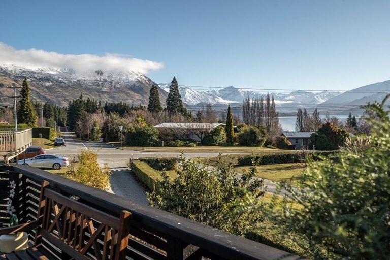 Photo of property in 107 Beacon Point Road, Wanaka, 9305
