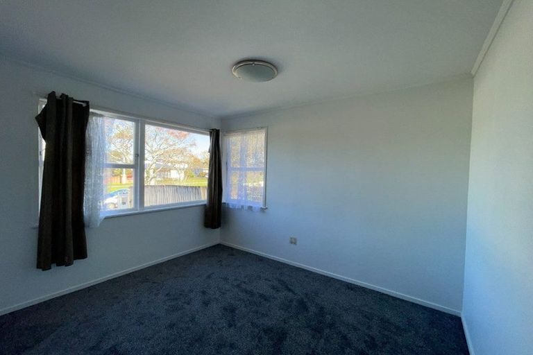 Photo of property in 58 Universal Drive, Henderson, Auckland, 0610