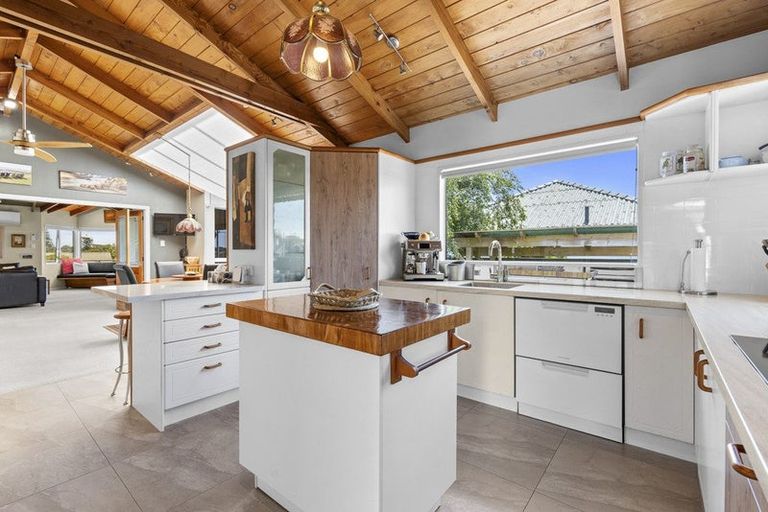 Photo of property in 50 Leslie Street, Waitara, 4320