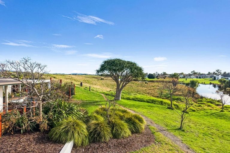 Photo of property in 70 Palm Springs Boulevard, Papamoa Beach, Papamoa, 3118