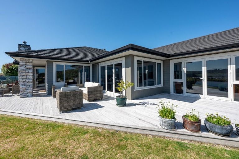 Photo of property in 18 Peregrine Place, Kinloch, Taupo, 3377