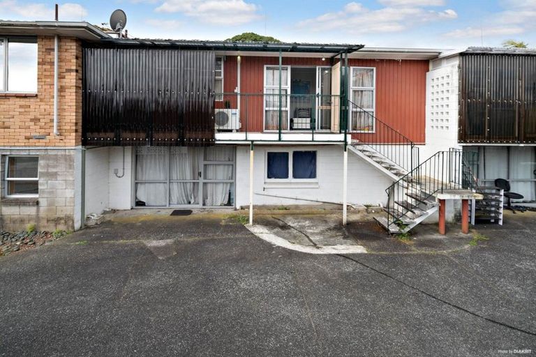 Photo of property in 2/4 Preston Avenue, Mount Albert, Auckland, 1025