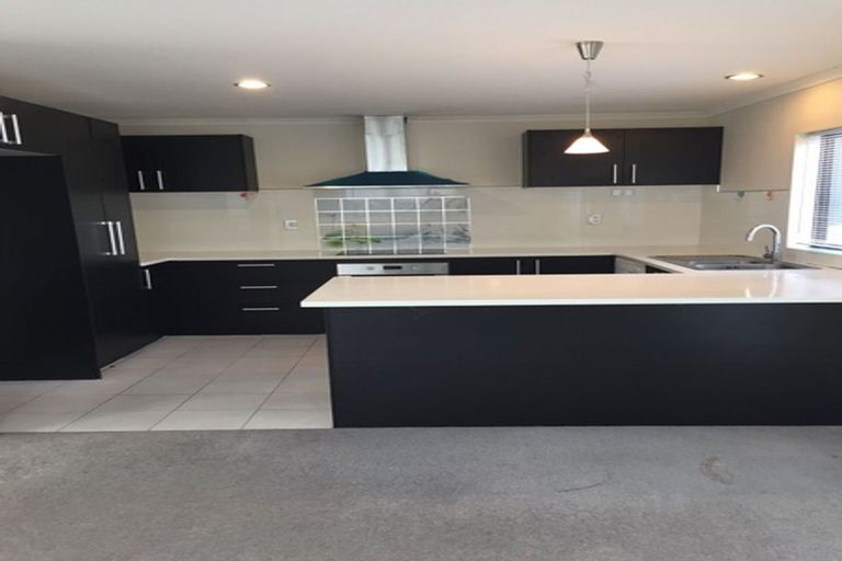 Photo of property in 4 Cityview Place, Massey, Auckland, 0614
