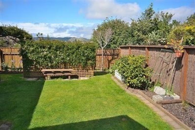 Photo of property in 16 Hastings Street, Waikanae Beach, Waikanae, 5036