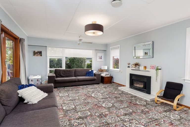 Photo of property in 15 Oxford Street, Waimate, 7924