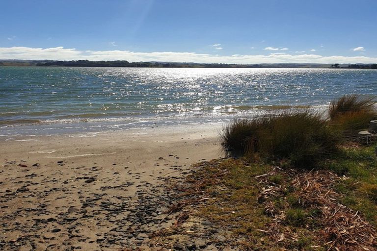 Photo of property in 96 Wharf Road, Clarks Beach, Pukekohe, 2679