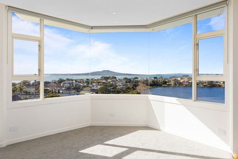 Photo of property in 4/90 Kitchener Road, Milford, Auckland, 0620