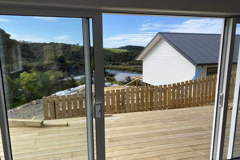 Photo of property in 12a Waterview Place, Haruru, 0204