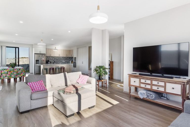 Photo of property in 8 Hillpark Drive, Pokeno, 2402