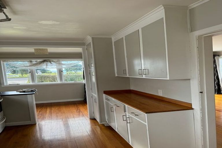 Photo of property in 7 Tatau Way, Te Atatu Peninsula, Auckland, 0610