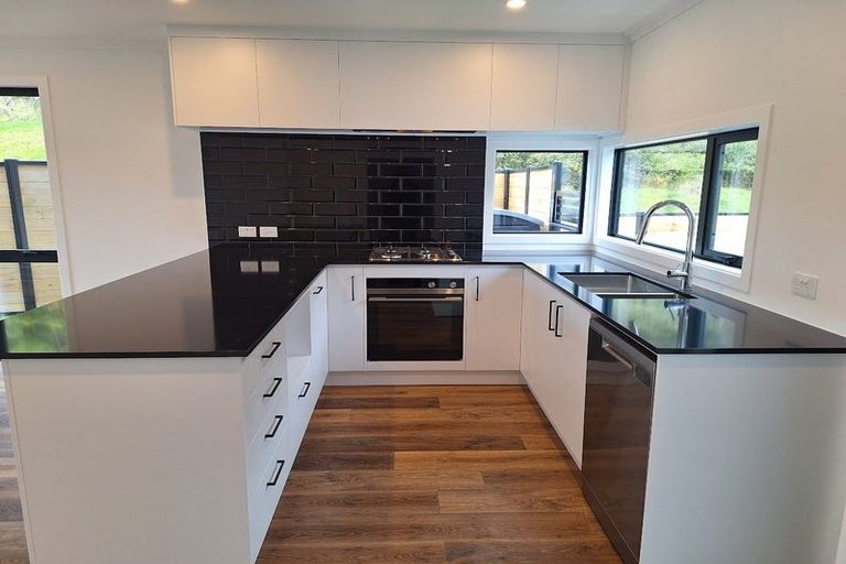 Photo of property in 15 Joseph Bolton Crescent, Wallaceville, Upper Hutt, 5018