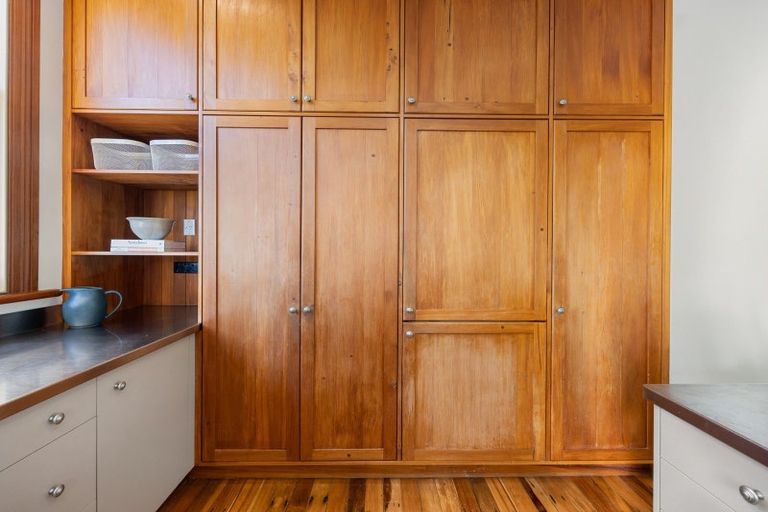 Photo of property in 31 Forest Lake Road, Forest Lake, Hamilton, 3200