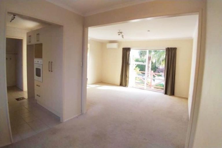 Photo of property in 2/26a Sunnynook Road, Sunnynook, Auckland, 0620