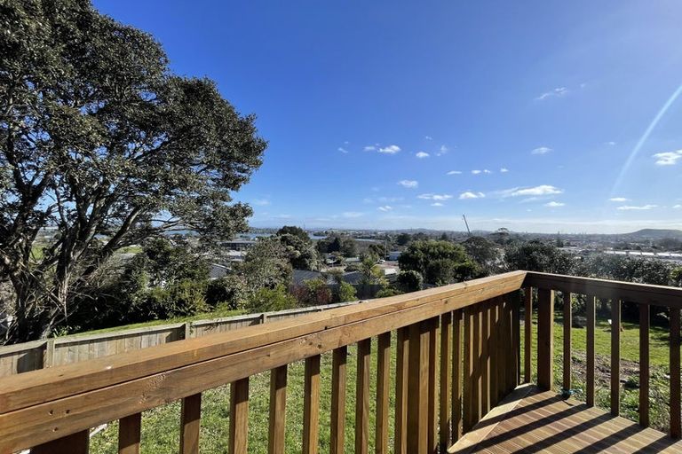 Photo of property in 35 Miramar Place, Pakuranga, Auckland, 2010