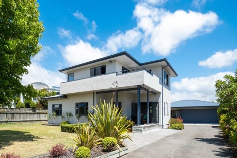 Photo of property in 8 Fulford Road, Havelock North, 4130