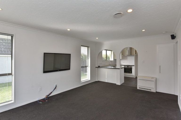 Photo of property in 2/17 Apollo Place, Papanui, Christchurch, 8052