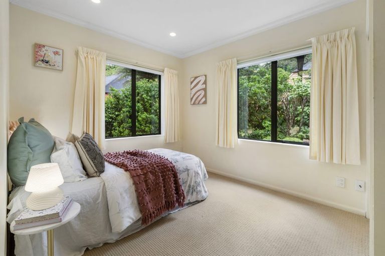 Photo of property in 20 Futuna Close, Karori, Wellington, 6012