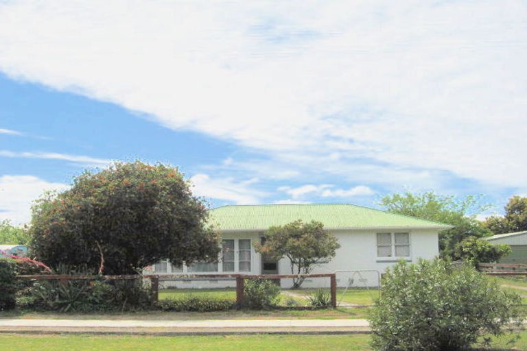 Photo of property in 4 Cook Street, Tolaga Bay, 4077