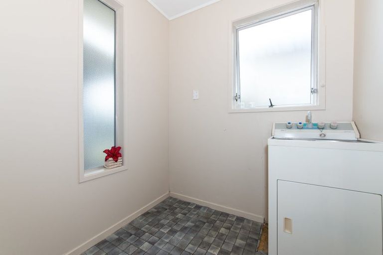 Photo of property in 25 Allington Road, Massey, Auckland, 0614