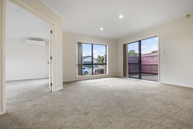Photo of property in 13 Attymon Lane, East Tamaki, Auckland, 2016