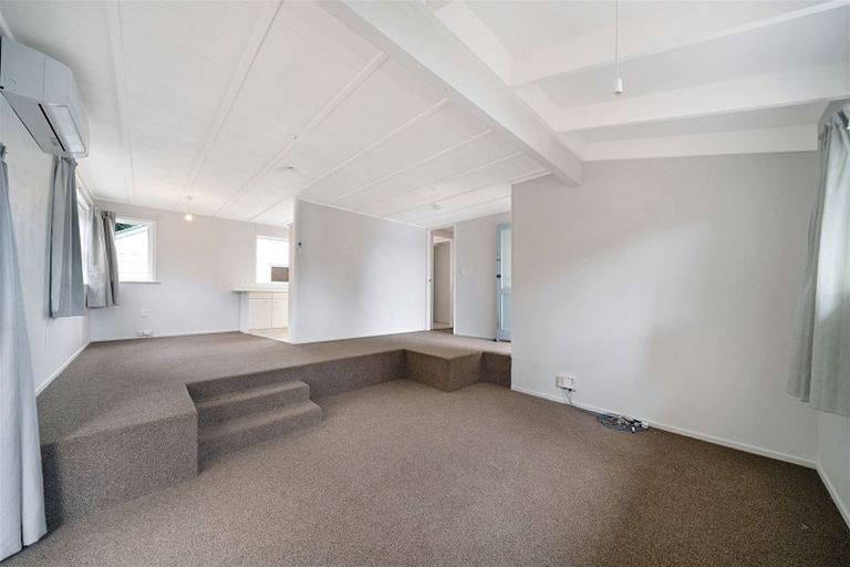 Photo of property in 22 Karaka Street, Helensville, 0800