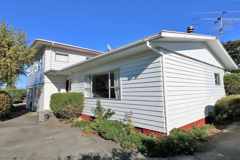 Photo of property in 2 Fairbrother Street, Carterton, 5713