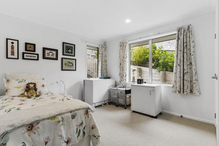 Photo of property in 15 Waldorf Crescent, Orewa, 0931