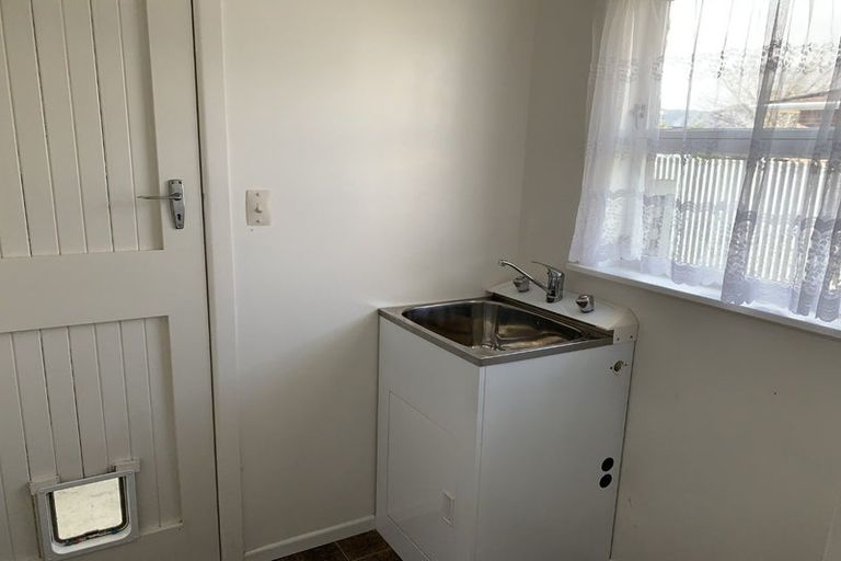 Photo of property in 3 Selwyn Street, Levin, 5510