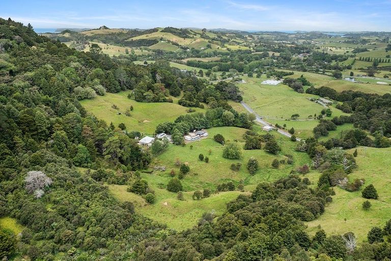 Photo of property in 32 Smith Road, Matakana, Warkworth, 0985