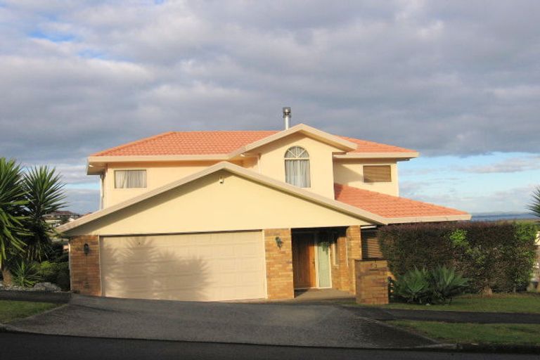 Photo of property in 53 Ribbonwood Crescent, Goodwood Heights, Auckland, 2105