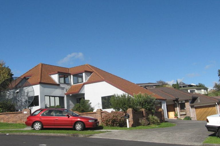 Photo of property in 2/15 Eske Place, Highland Park, Auckland, 2010