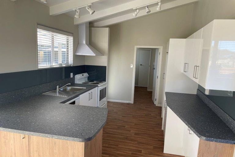 Photo of property in 1a Saint Vincent Way, Waikanae, 5036