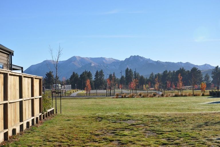 Photo of property in 16 Obelisk Street, Wanaka, 9305