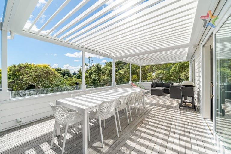 Photo of property in 8g Tawa Street, Eastbourne, Lower Hutt, 5013